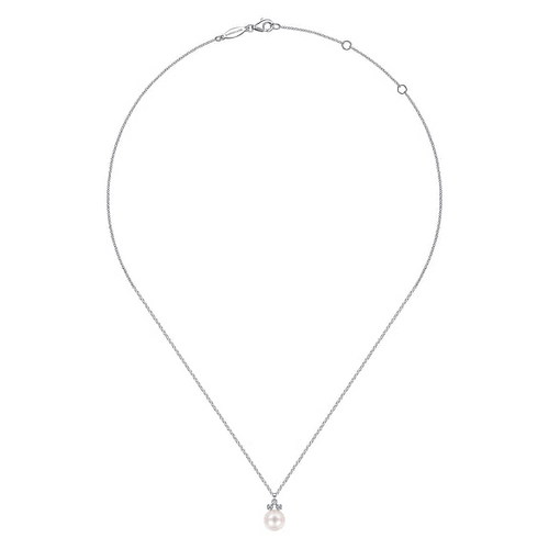 Diamond and Pearl Necklace in 14K White Gold