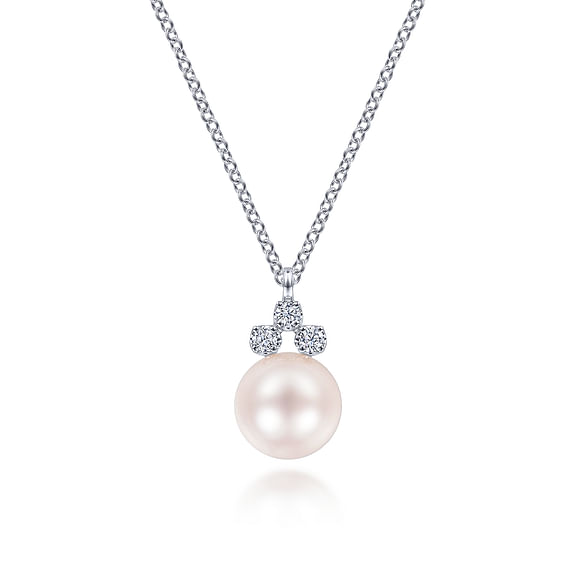 Diamond and Pearl Necklace in 14K White Gold