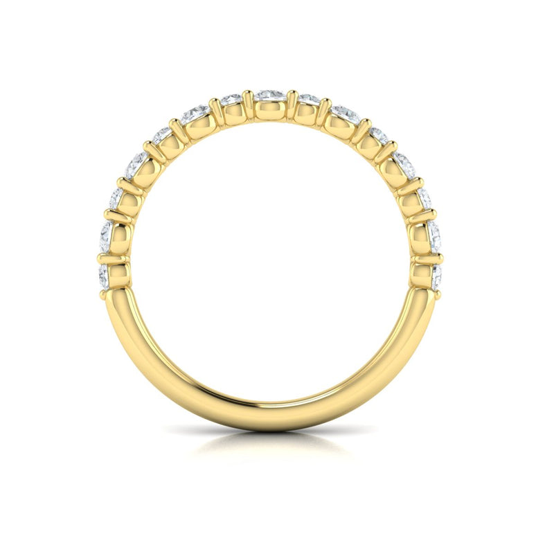 Diamond Graduated Band in 14K Yellow Gold